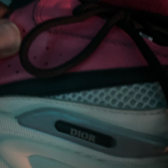 Dior B22 - Picture 2 of 3